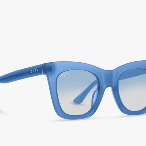 DIFF Sunglasses Mirrored Lens Baby Blue - Picture 2 of 7